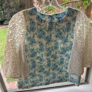 New Draper James Blue Jacquard Floral white Lace bell sleeves Top 6 Feminine